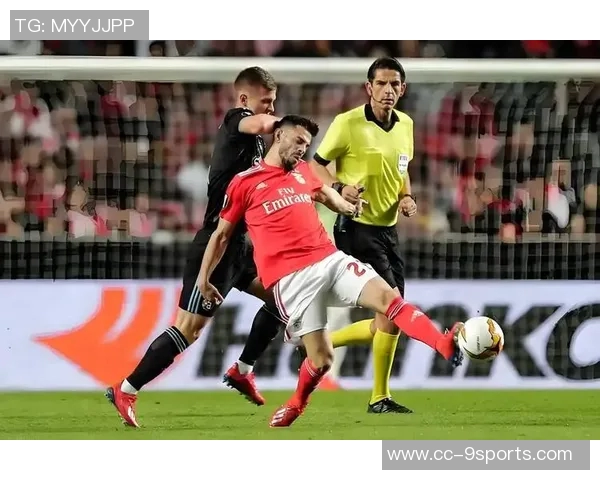 德媒报道本菲卡多名球员感染病毒但仍需满足人数要求才能推迟比赛 德媒报道本菲卡多名球员感染病毒但仍需满足人数要求才能推迟比赛