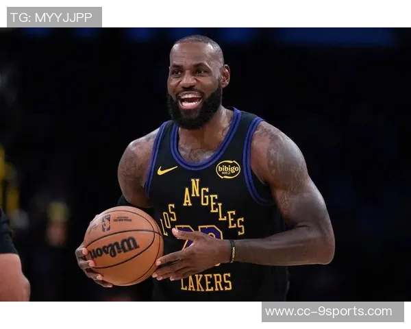 詹姆斯三分命中数达2561创历史新高距离克莱仅一步之遥 詹姆斯三分命中数达2561创历史新高距离克莱仅一步之遥