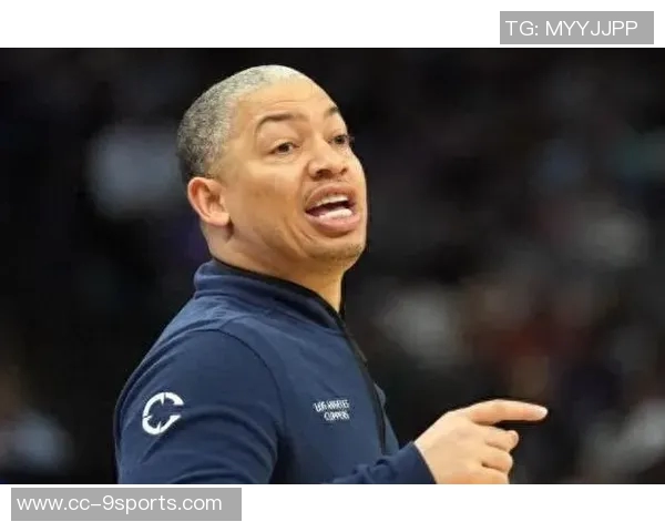 泰伦卢称赞首发球员首节表现出色展现良好比赛风格 泰伦卢称赞首发球员首节表现出色展现良好比赛风格