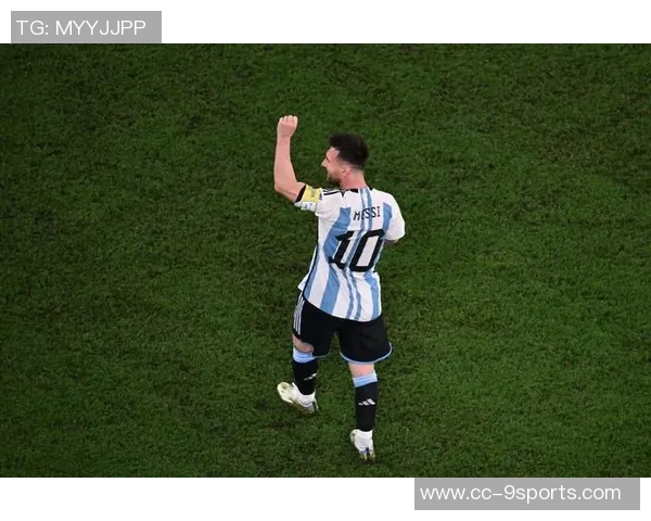 萨内蒂盛赞梅西成就阿根廷梦想称其为杰出领袖与足球传奇 萨内蒂盛赞梅西成就阿根廷梦想称其为杰出领袖与足球传奇