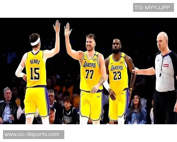 湖人应依靠年轻球员与东契奇和里夫斯搭档而非依赖41岁詹姆斯 湖人应依靠年轻球员与东契奇和里夫斯搭档而非依赖41岁詹姆斯